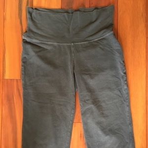 Maternity Roll over Capris- Gray- workout ready